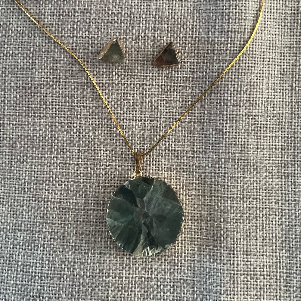 Fluorite Pendant Necklace on Gold Tone Chain with Earrings | Healing Jewelry